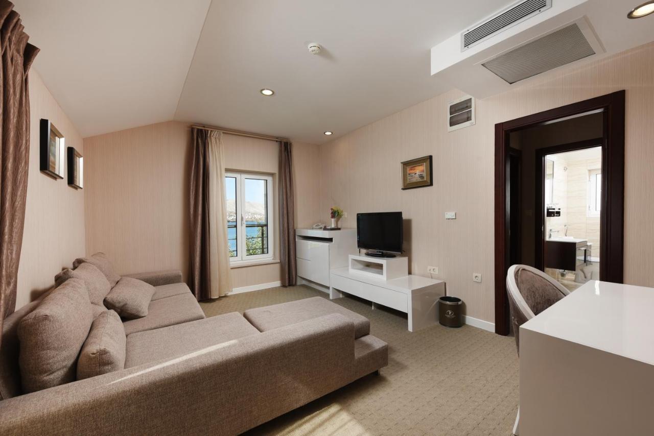 Family Hotel Zane Pag Town Exterior foto